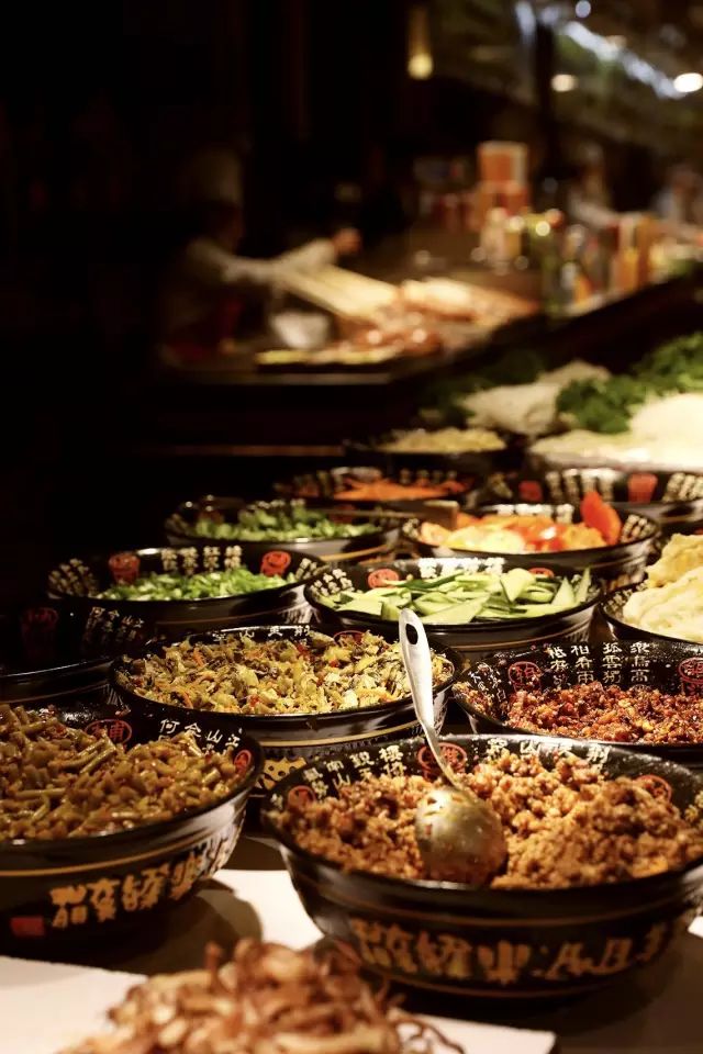 中国最著名十大小吃街及特色美食,中国夜市十大小吃街排行榜