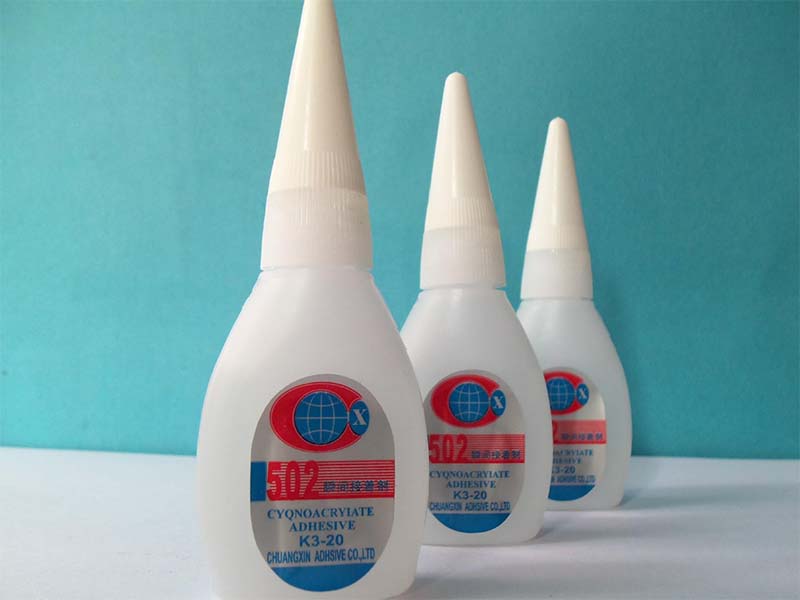 2岁宝宝误拿502胶水滴眼睛,2岁宝宝误拿502胶水滴眼睛怎么办