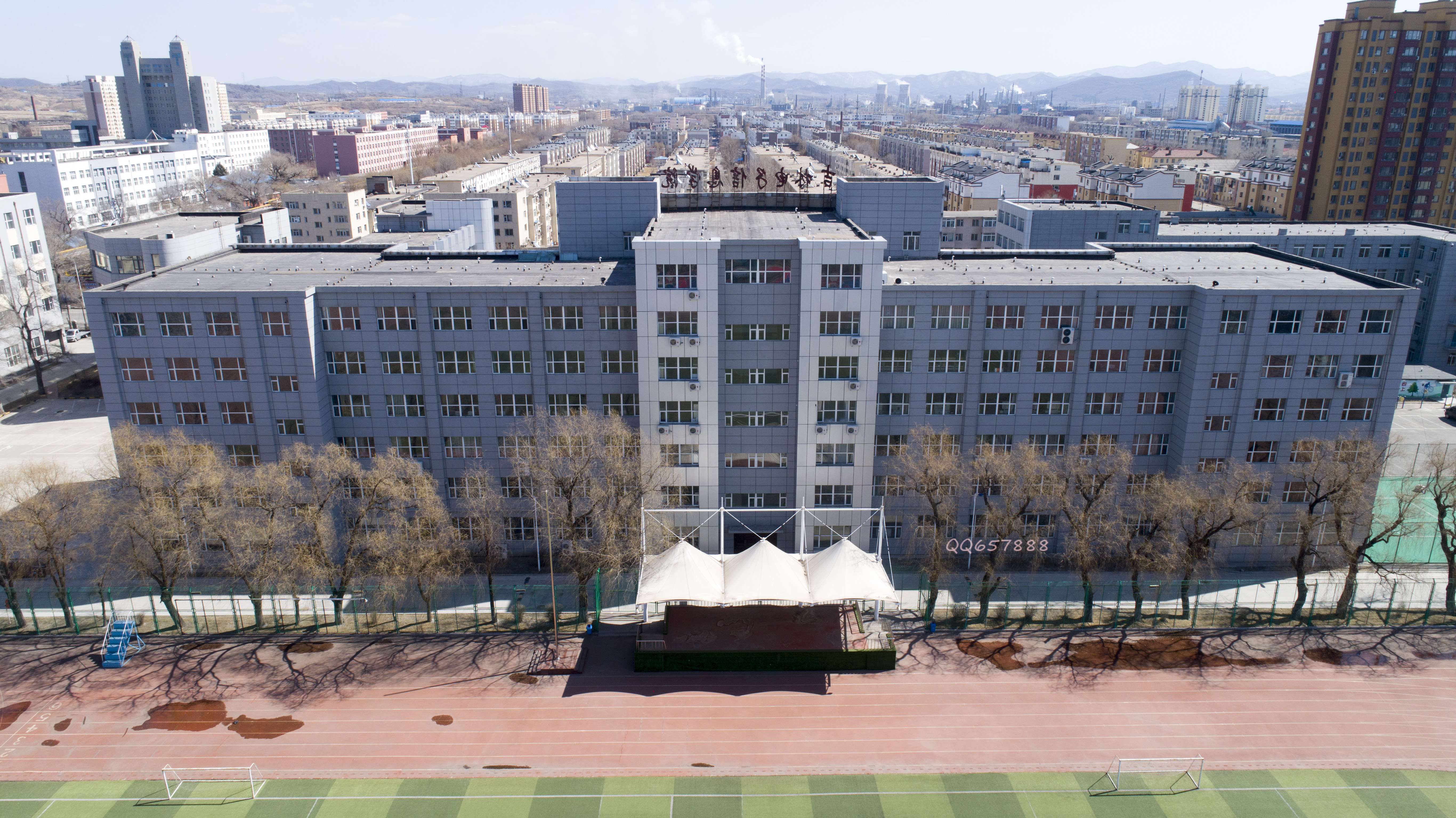 吉林电子信息职业技术学院观景图,航拍电子科技职业学院