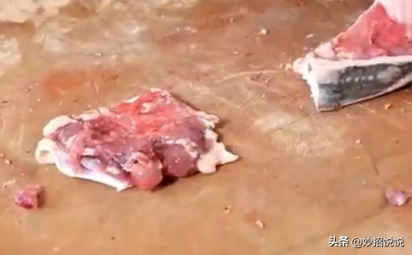 想吃甲鱼不伸头出来怎么办,怎么吃甲鱼常用知识