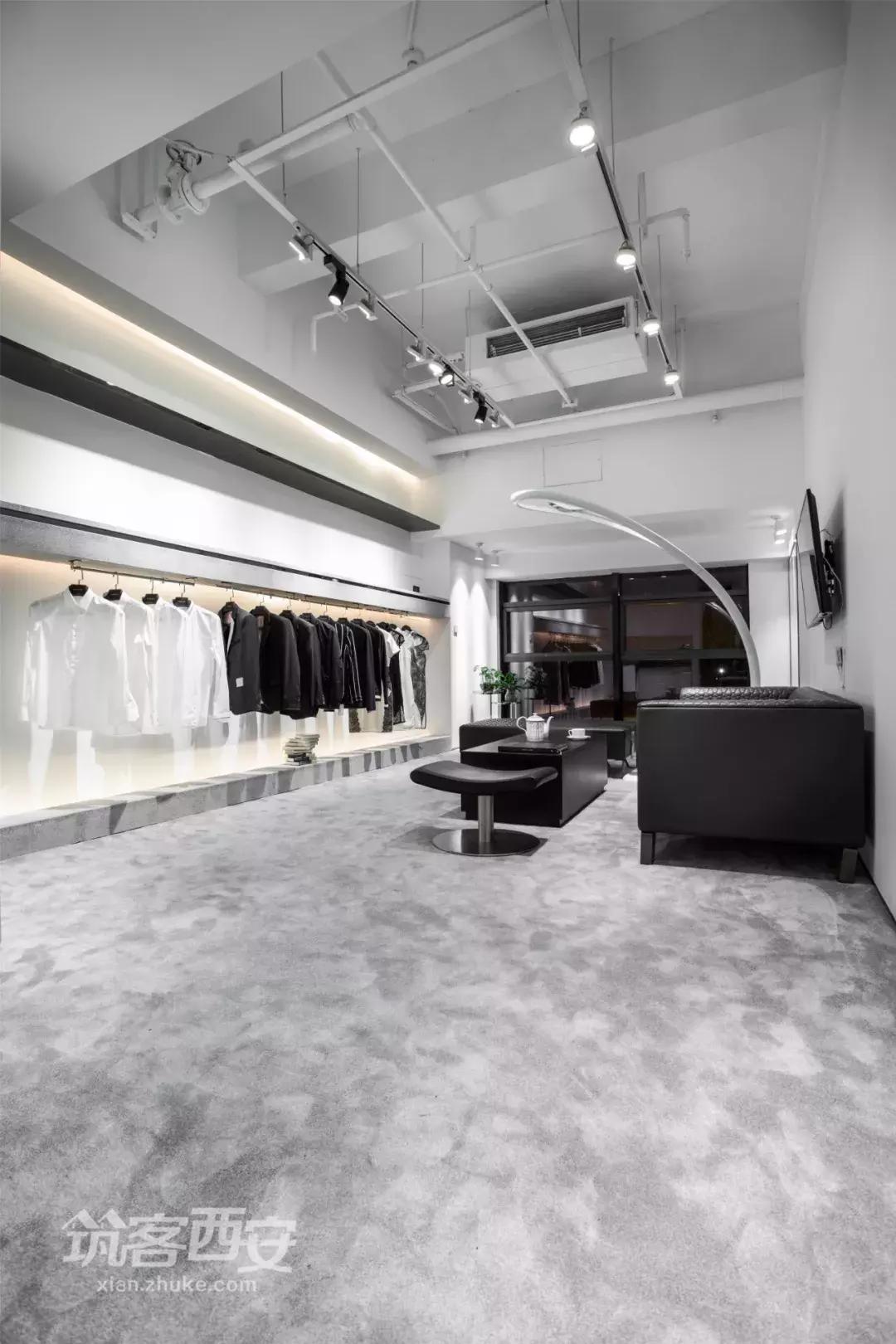 西安街头的这家服装店,「高级感」扑面而来