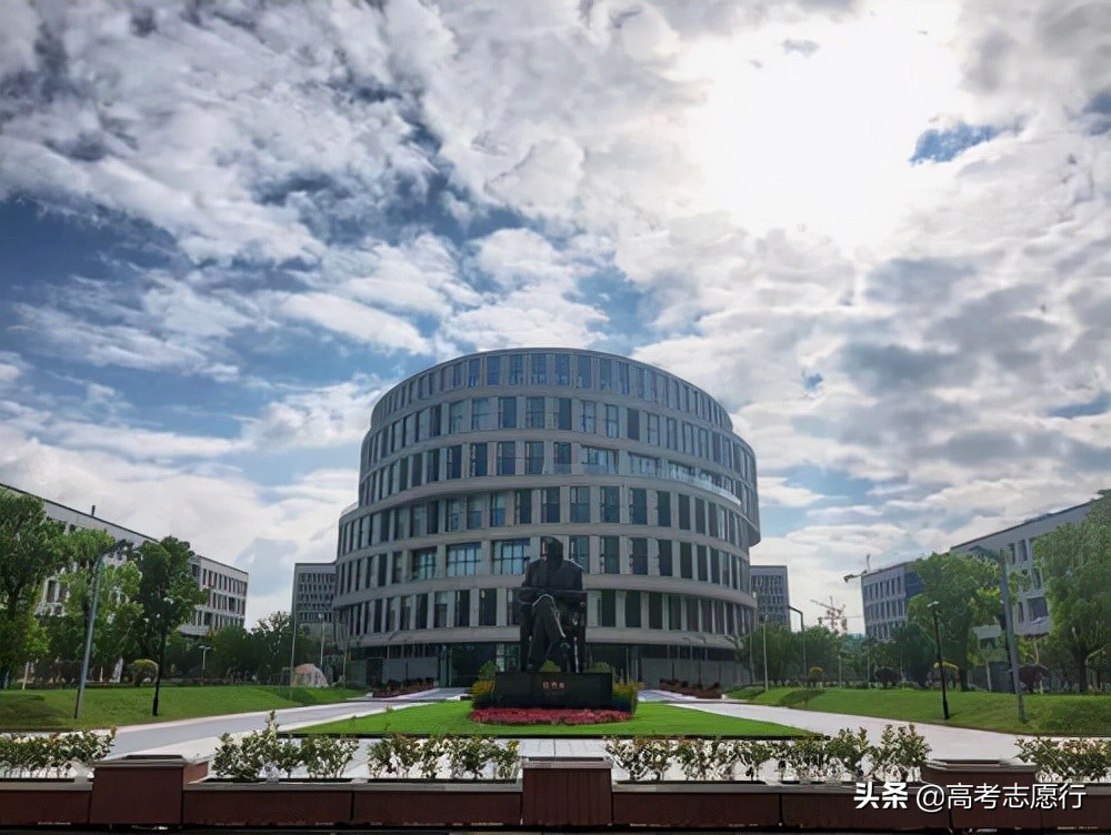 全国24所入选高校中仅4所地方高校,实力与985211不相上下的9所高校