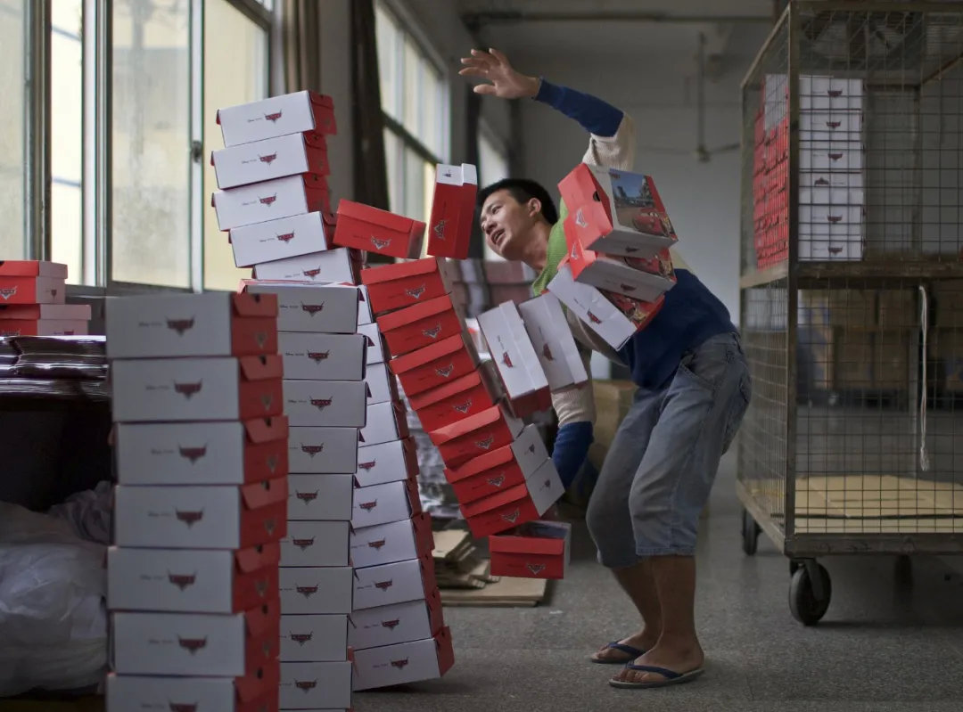 运动鞋的优势和劣势,运动鞋越来越受年轻人欢迎的原因