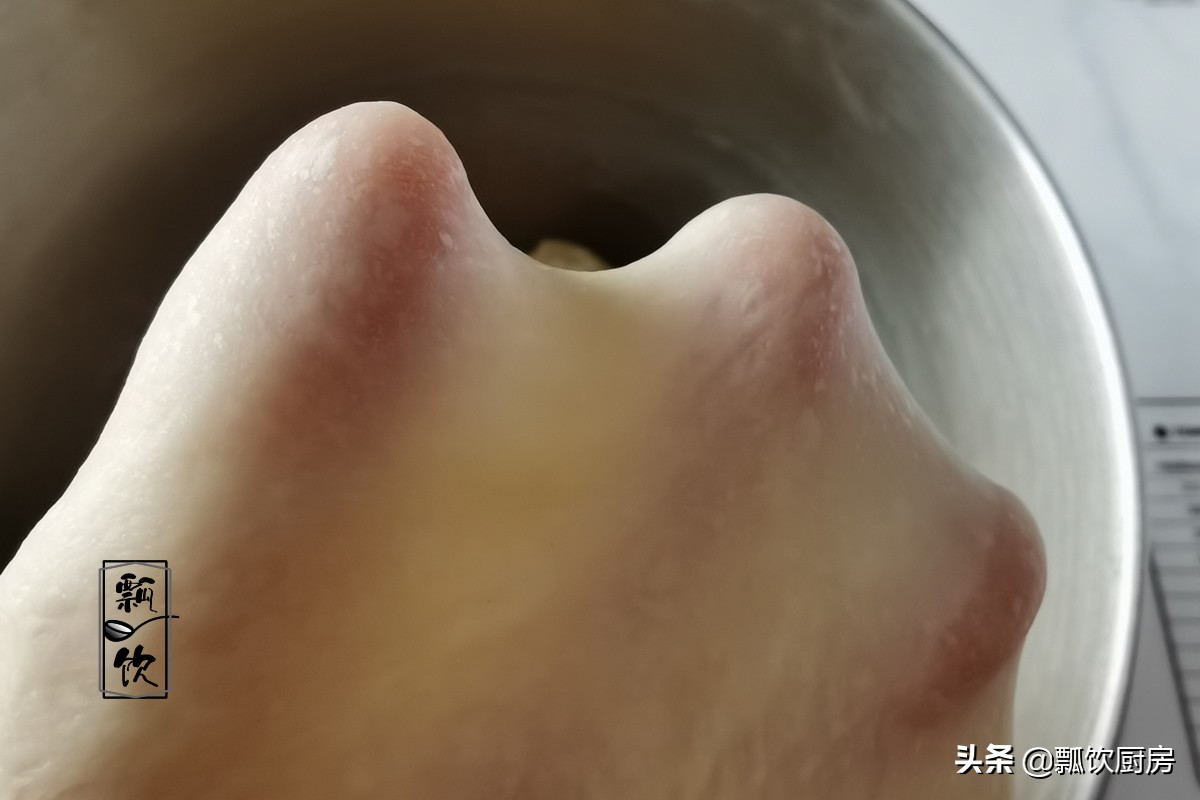 做面包表皮发硬,做面包有酒味怎么回事