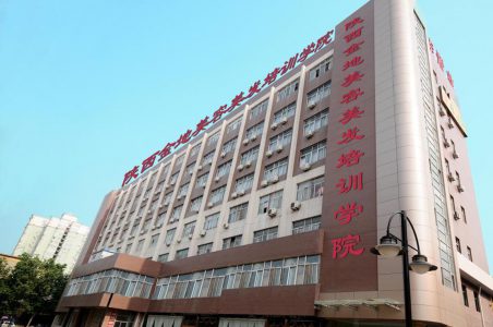 想要学美容美发有什么好的学校,美容美发与造型美容是什么