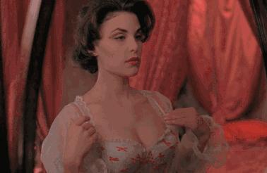 胸部外扩松弛下垂的最好锻炼方法,胸部太大怎么减薄