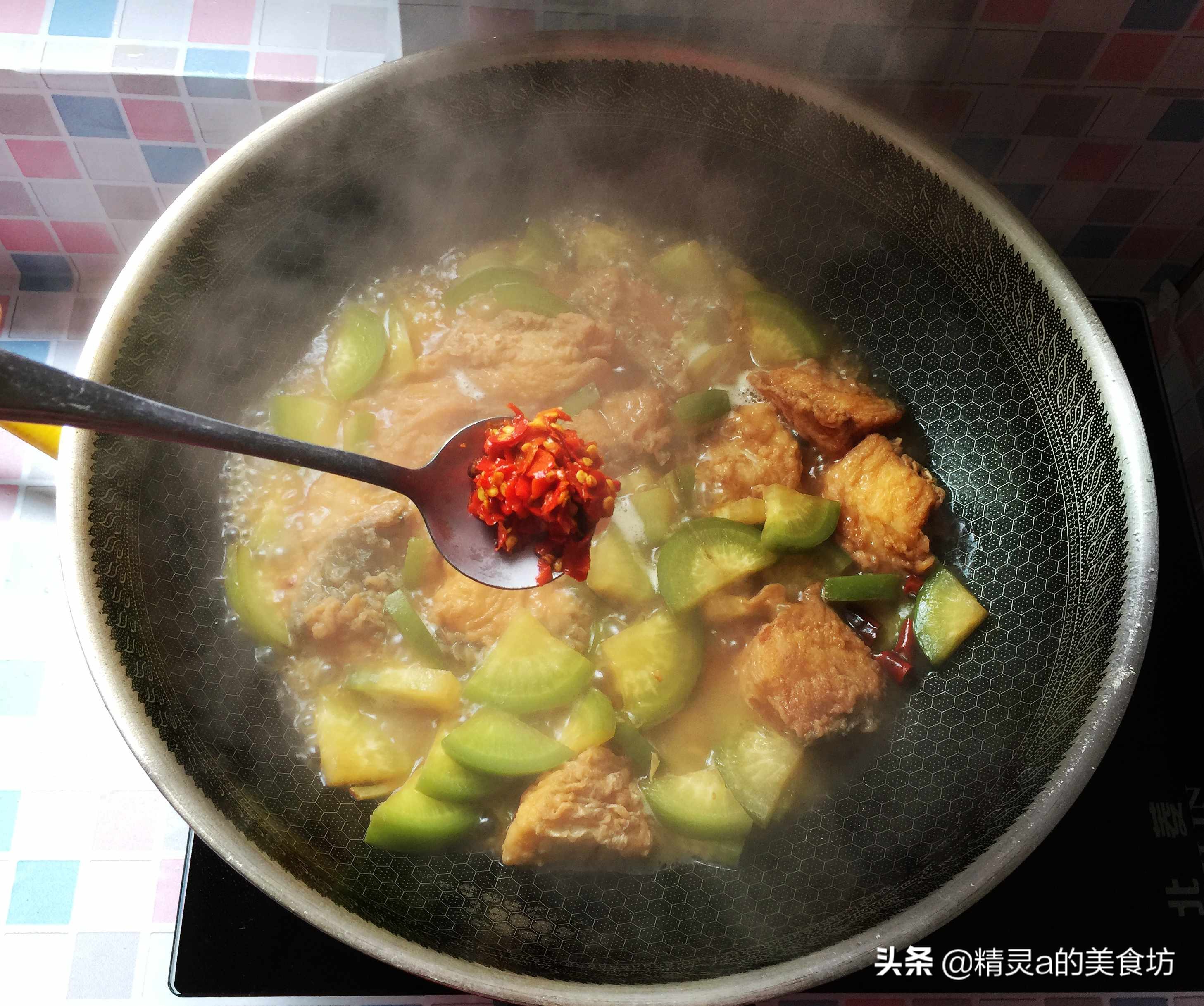 换个方法吃草鱼，配它一起炖，营养美味，一周做三回，餐餐一扫光