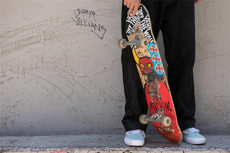 权志龙同款vans深蓝穿搭,权志龙的vans是哪一款