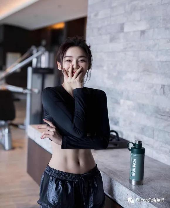 黑红30年，姐圈命运交缠？再兴风浪的浪姐2藏着哪些纠葛往事？