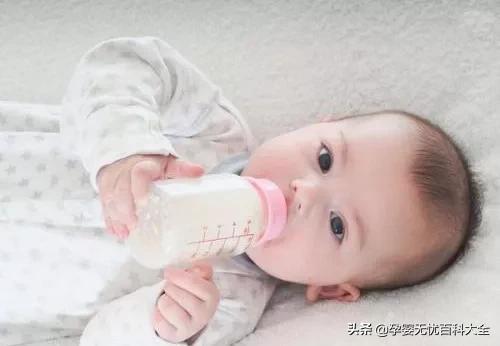 婴儿吃奶量少次数频繁,0-3个月内宝宝吃奶量和间隔时间表