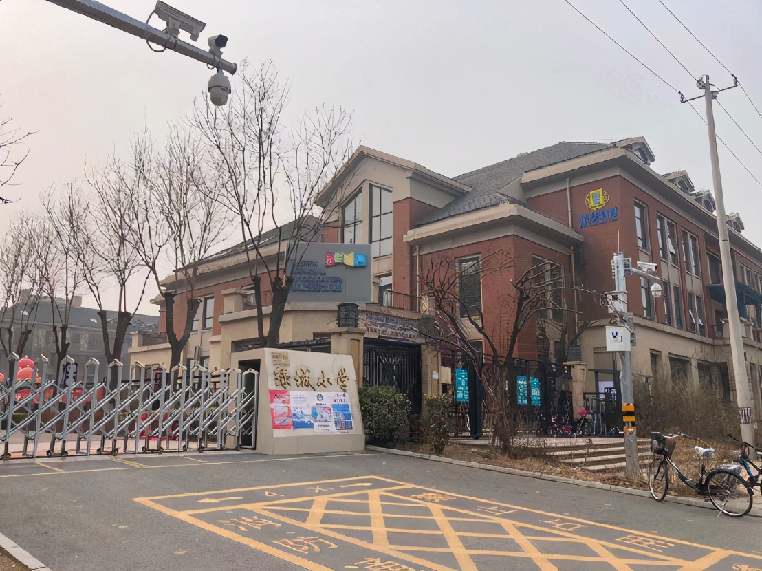 总价100万精装修二手房地铁口,总价20万一套的地铁房周边有学校