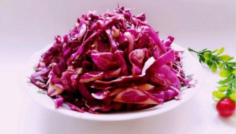 凉拌紫甘蓝好吃又简单,紫甘蓝凉拌好吃又简单