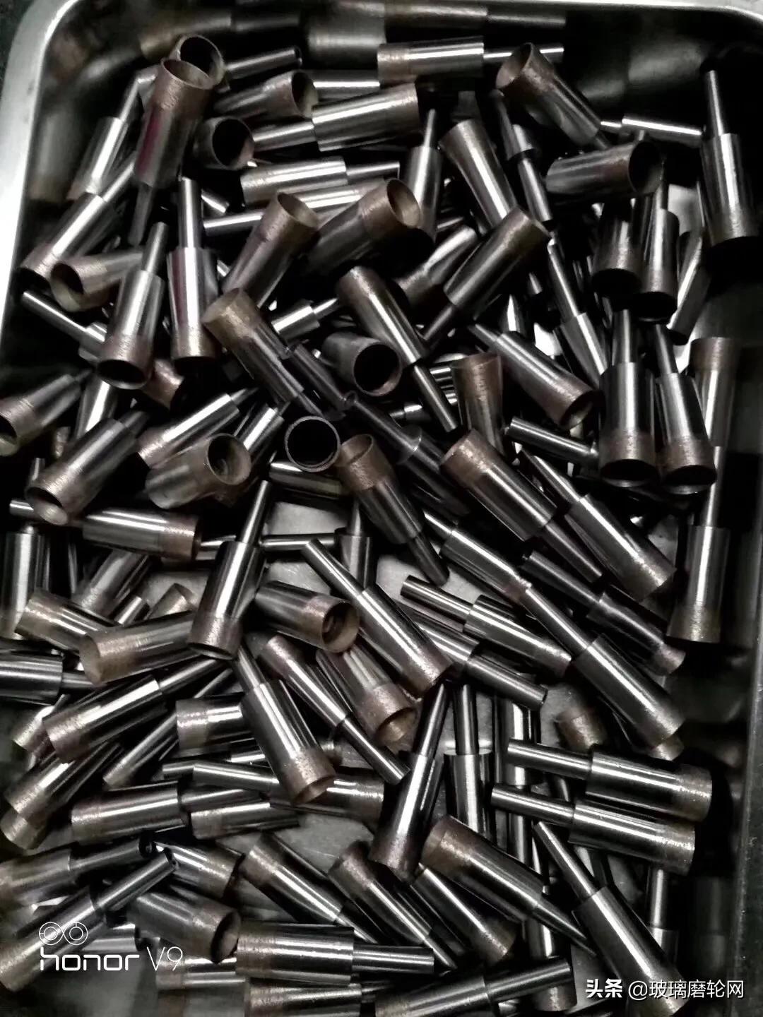 钻孔机和打桩机的区别,钻孔机和挖掘机