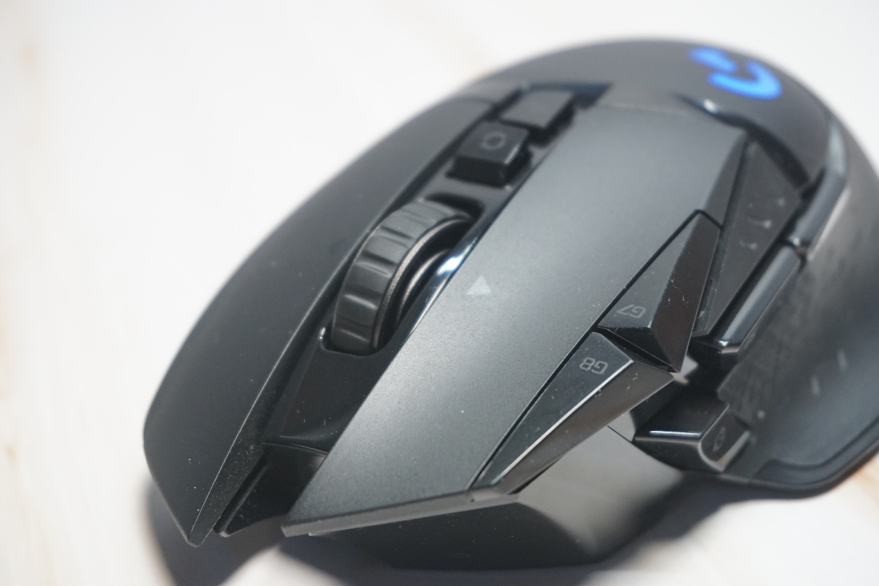 为什么普通鼠标比罗技g502还好用,罗技鼠标g502g402g304哪个顺手