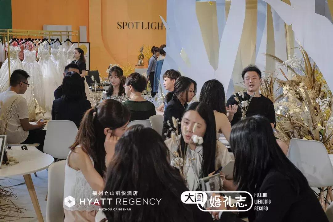 从万元婚纱照到10万婚宴,为什么全福州备婚的人都来参加喜事会