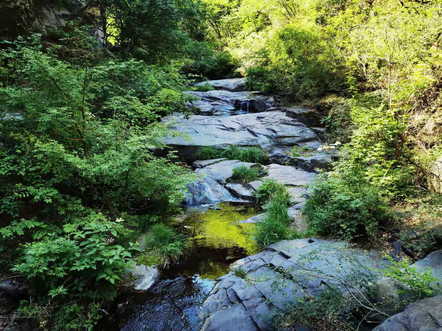打卡北京双龙峡风景区,十里溪流百潭瀑布,北方小九寨名不虚传