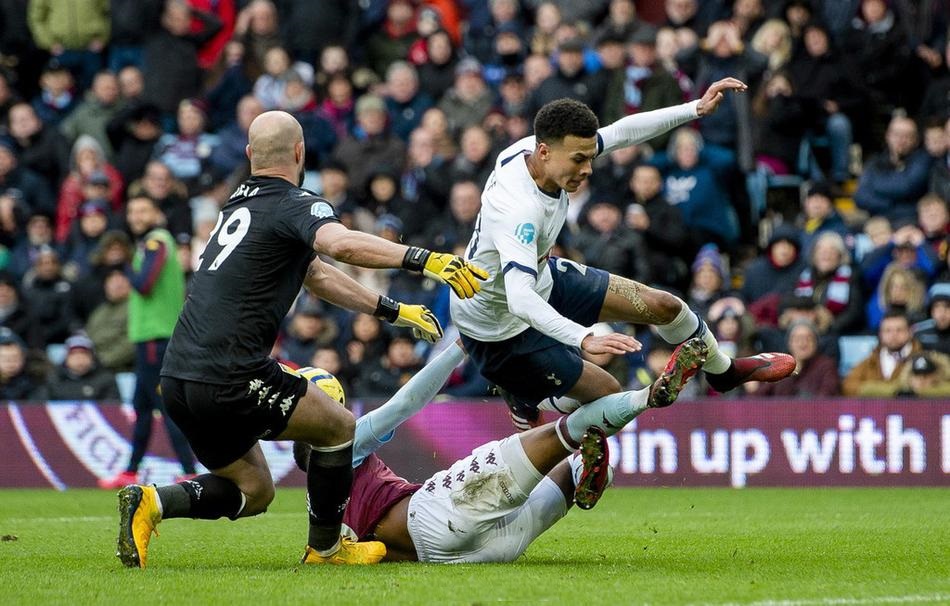 孙兴慜赛后哭泣,孙兴慜vs巴西孙兴慜赛后痛哭