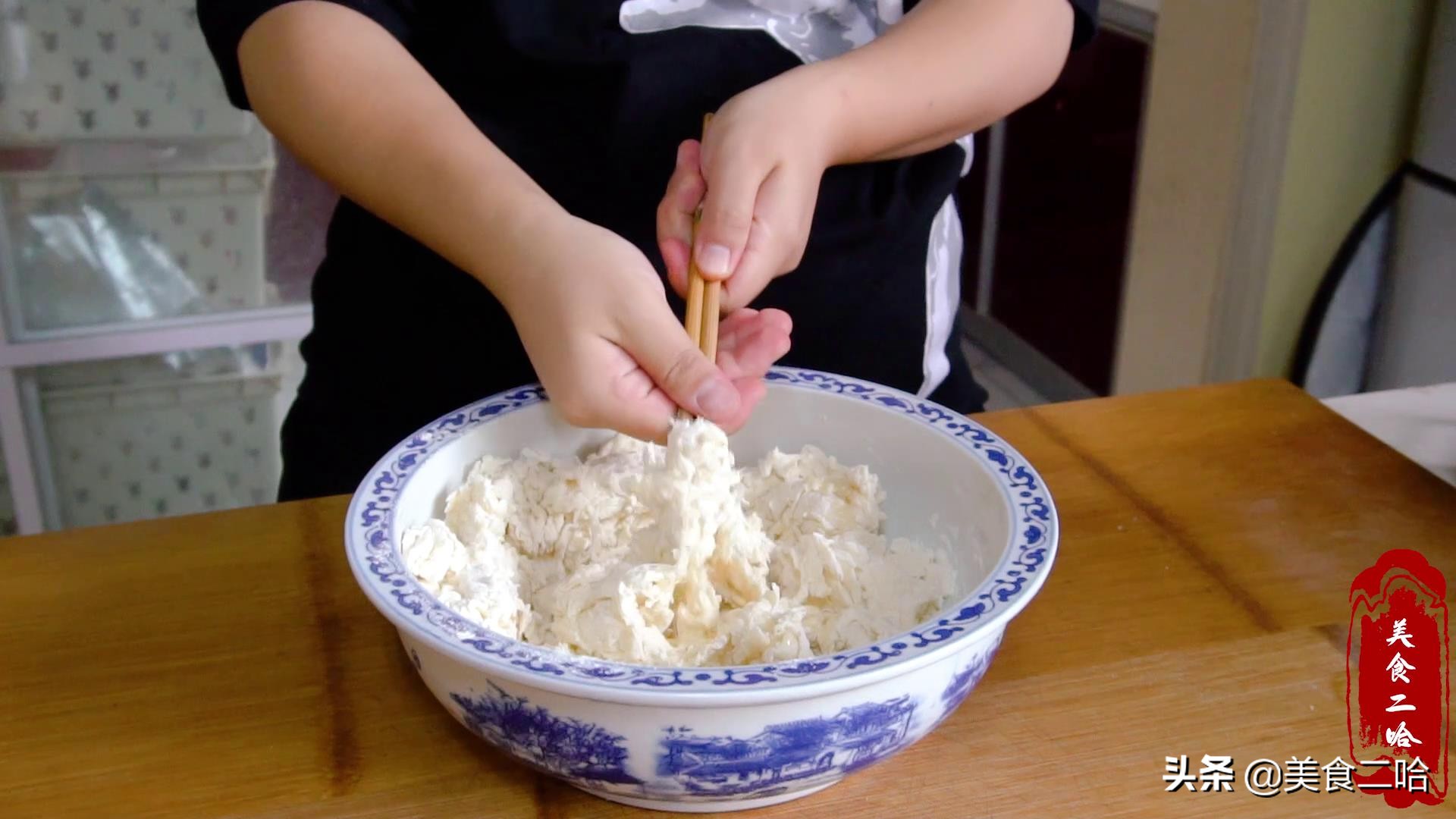 怎样蒸花卷凉了不硬,蒸花卷的面和硬还是和软