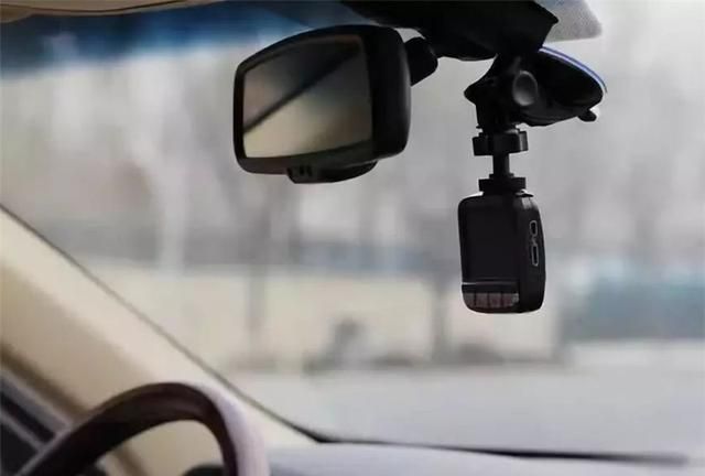 行车记录仪怎样才是正确的使用,行车记录仪如何使用才正确