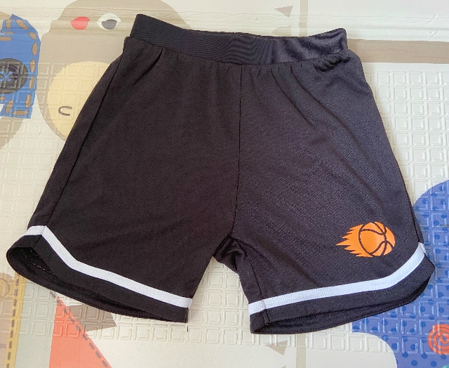 给大孩子穿纸尿裤如厕训练重要性,怎么教让宝宝自己学会穿纸尿裤