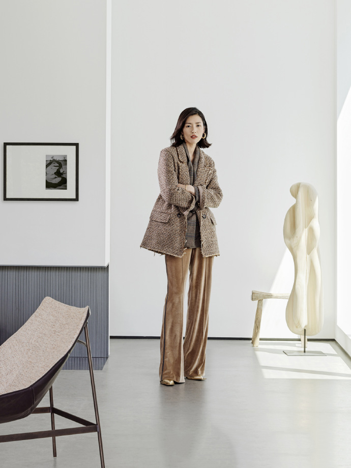 刘雯高级感身材,刘雯长腿大气时尚