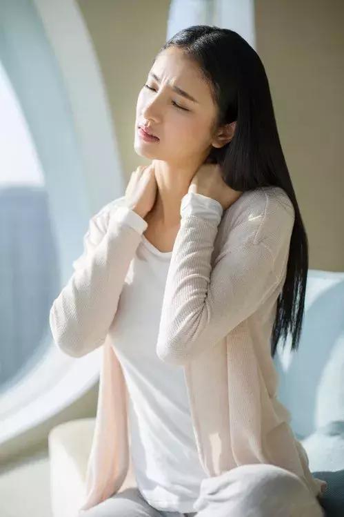 颈椎操每天10分钟医生推荐,颈椎不好送颈椎仪