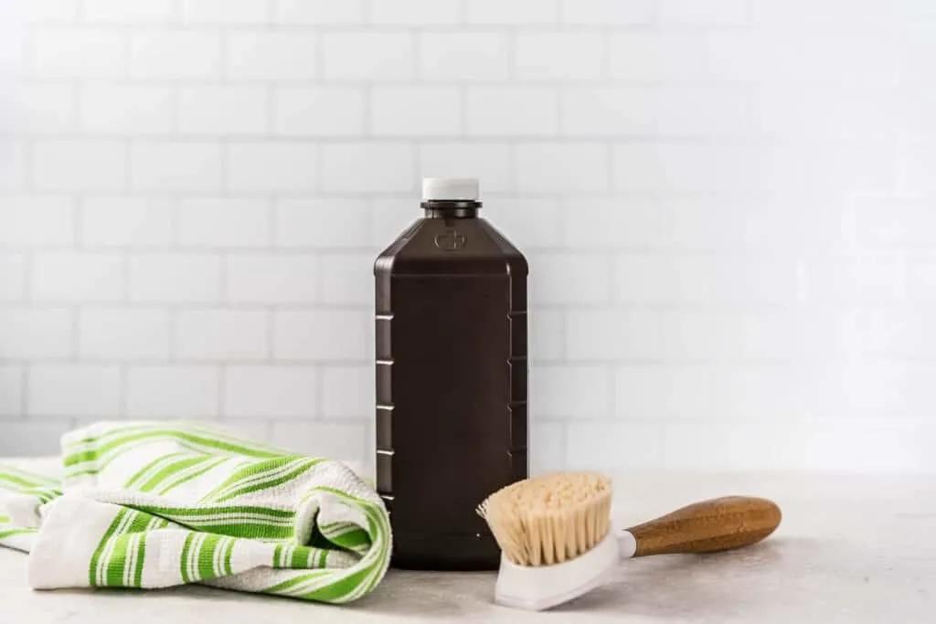 过氧化氢可以在碱性条件下存在吗,过氧化氢的使用方法和注意事项