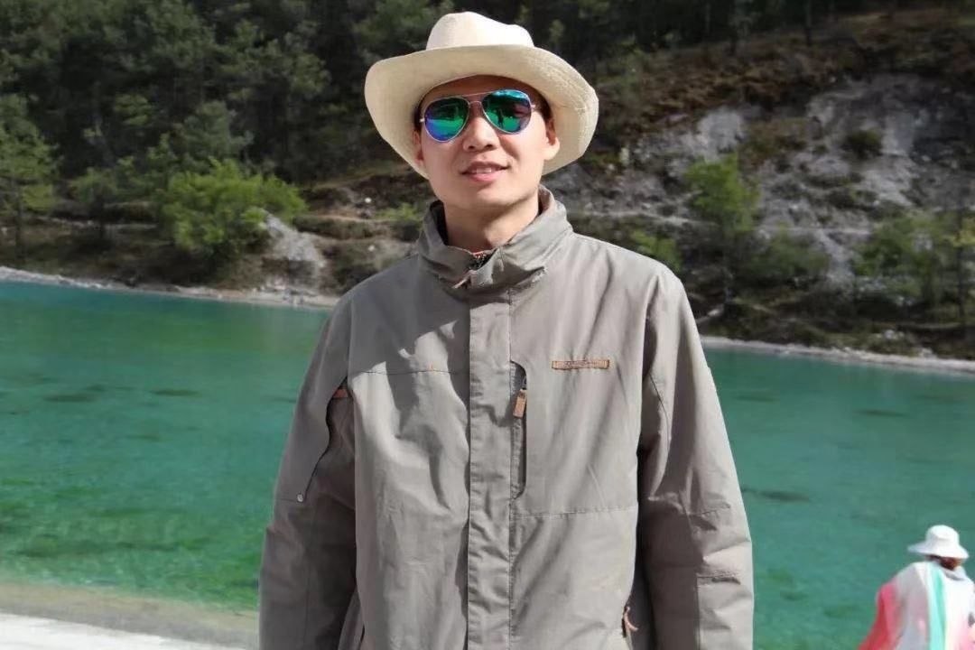 一群博士硕士,动不动“鬼混”到半夜,却干成了件人人称赞的事