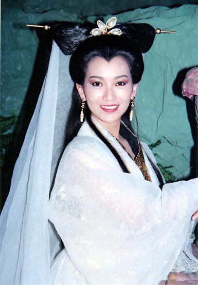 “最美白娘子”赵雅芝的前尘往事