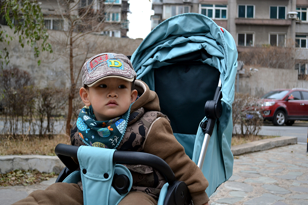 婴儿车推荐可坐轻便遛娃神器,可坐可躺一键折叠婴儿车怎么用