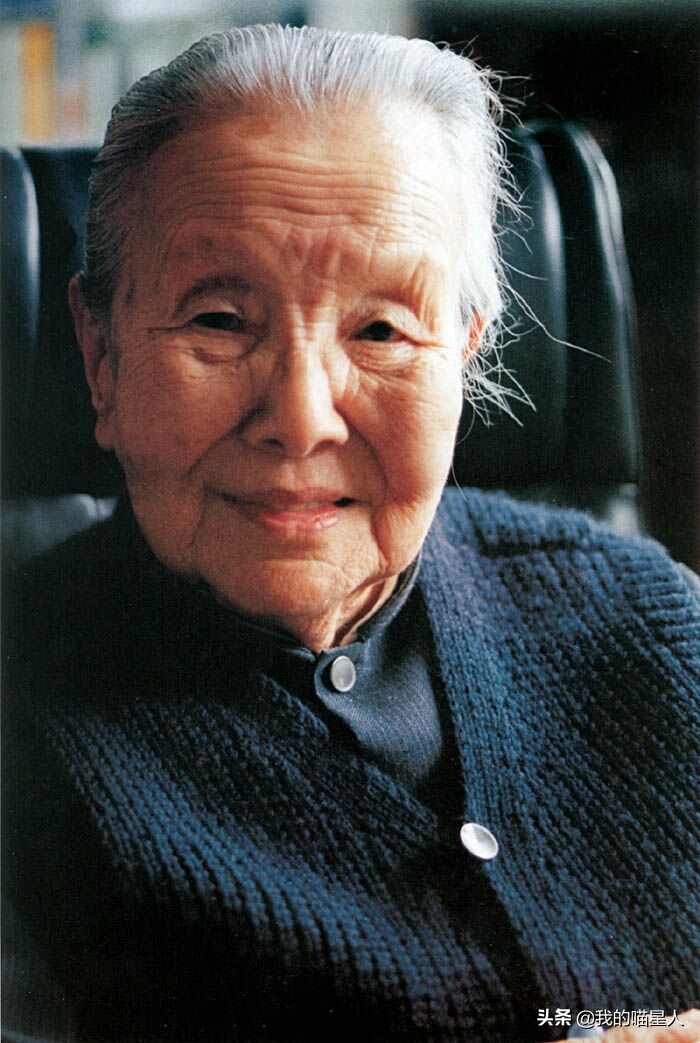 猫的魅力有多大?就连著名作家冰心奶奶也是资深“猫奴”