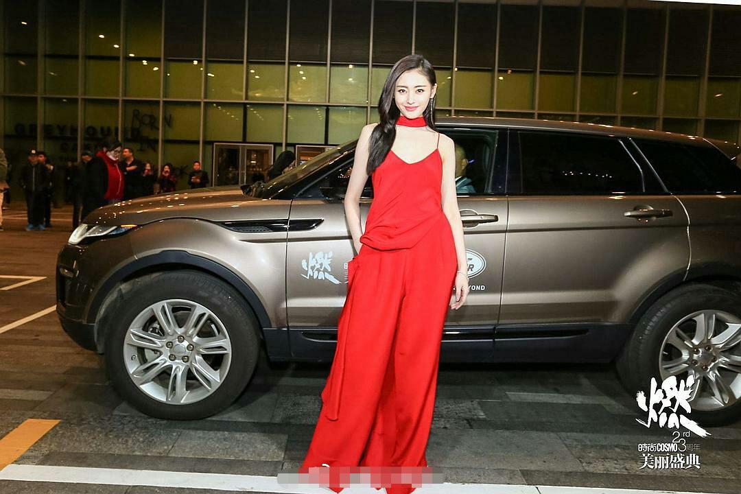 倪妮迪丽热巴红裙,迪丽热巴倪妮红裙