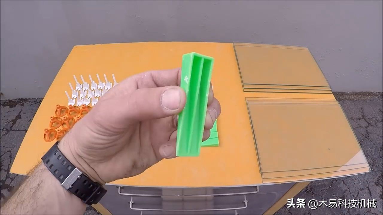 贴瓷砖发明神器,德国贴瓷砖工具大全