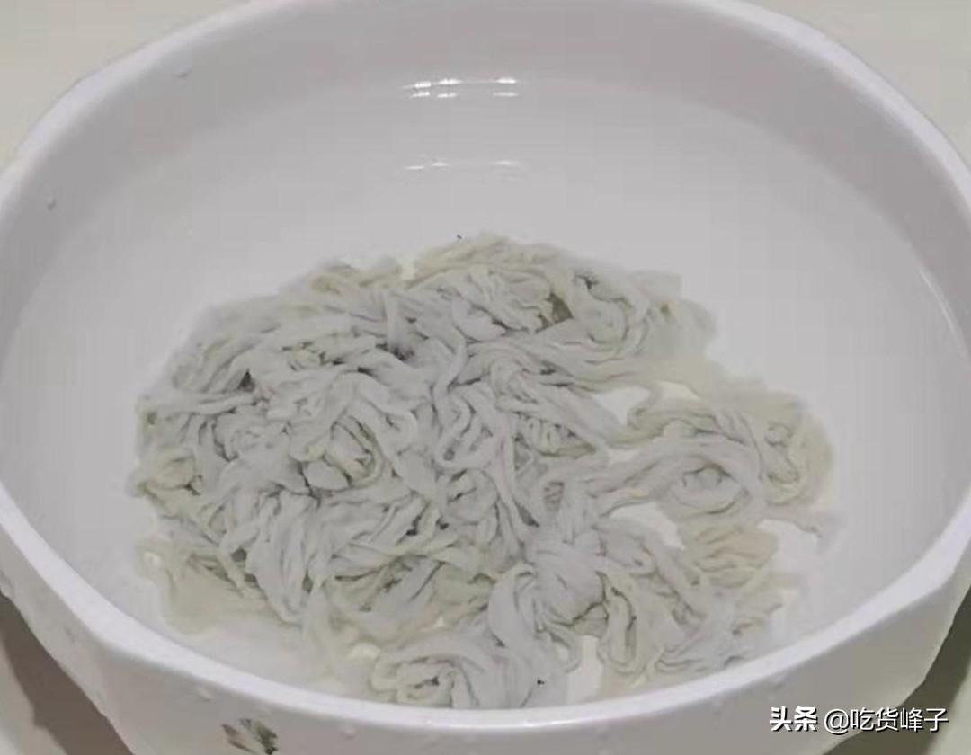 晾好的香肠煮香肠的正确方法,腌制的好的香肠直接晾晒