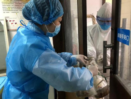 白衣战士守护万家灯火,白衣战士奔赴一线