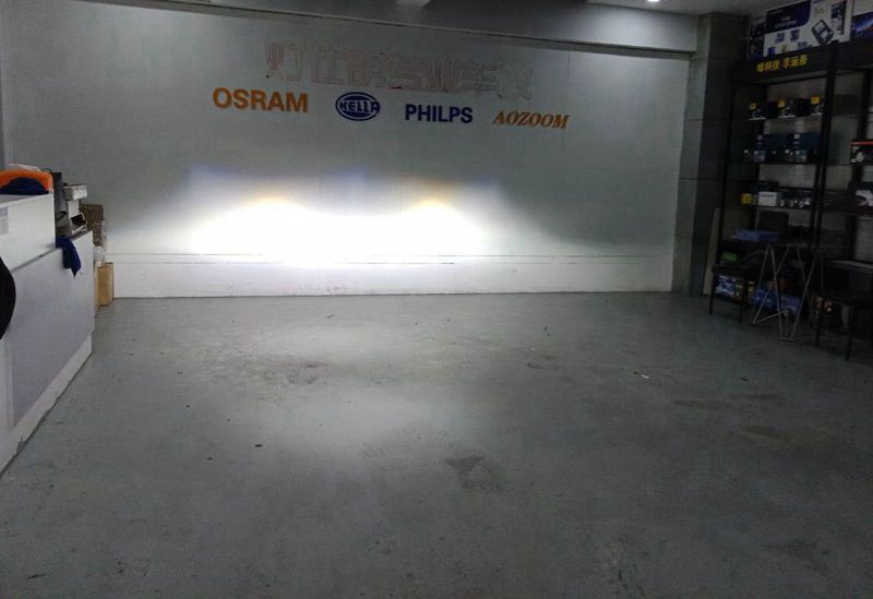 奥迪q5大灯改装led双光透镜大灯,奥迪q5大灯改装led灯泡