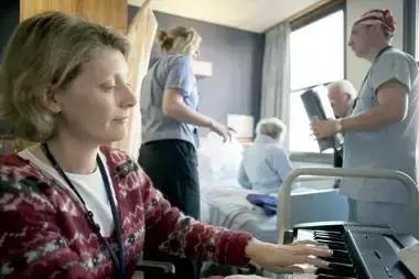 唱歌挣钱的十大职业,音乐类行业有哪些职业