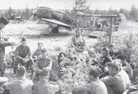 战场冤家，木制的拉-5战斗机和金属制的Fw190战斗机全方位对比