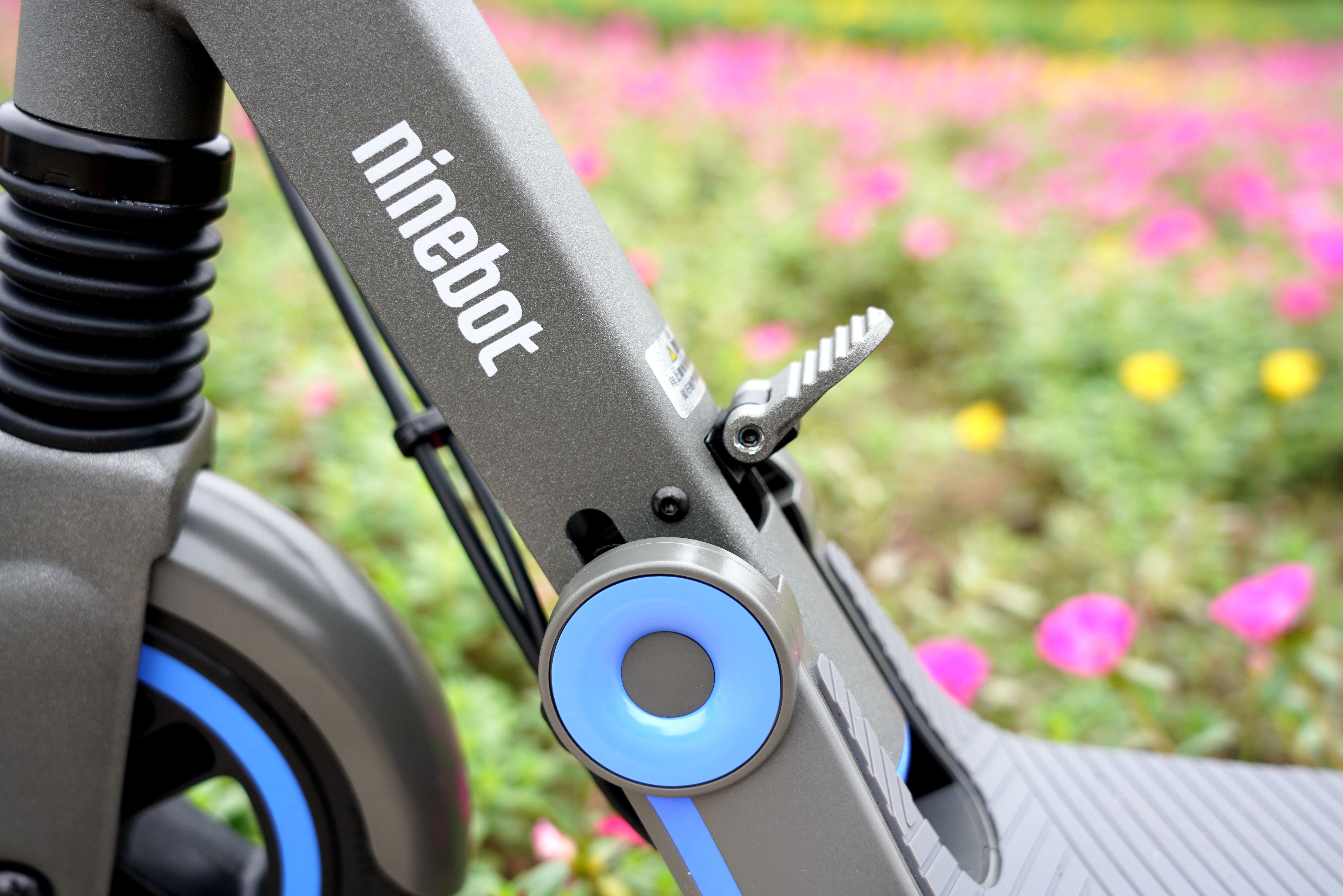 很不简单的玩具,九号儿童电动滑板车e10如何折叠