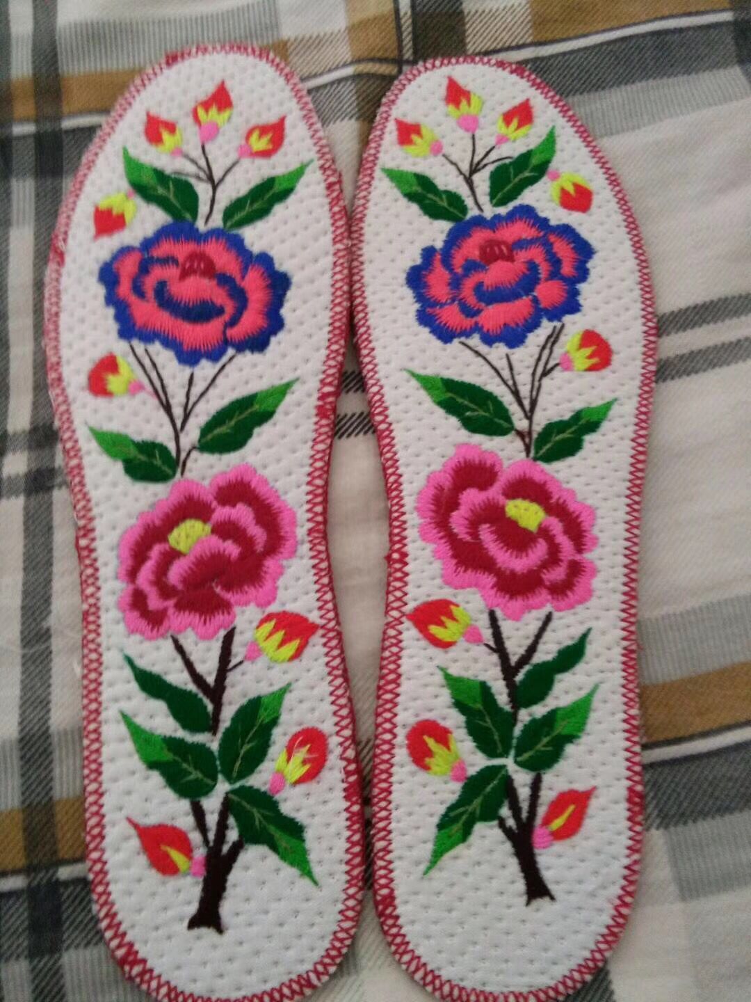 指尖上的艺术——纳鞋垫