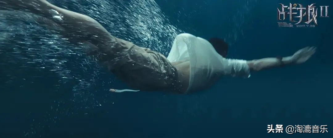 吴京战狼二的小细节,战狼2吴京最后一个镜头