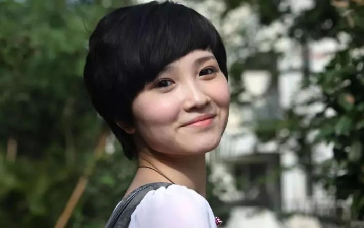 整容后的女明星老了,整容严重变性的女明星