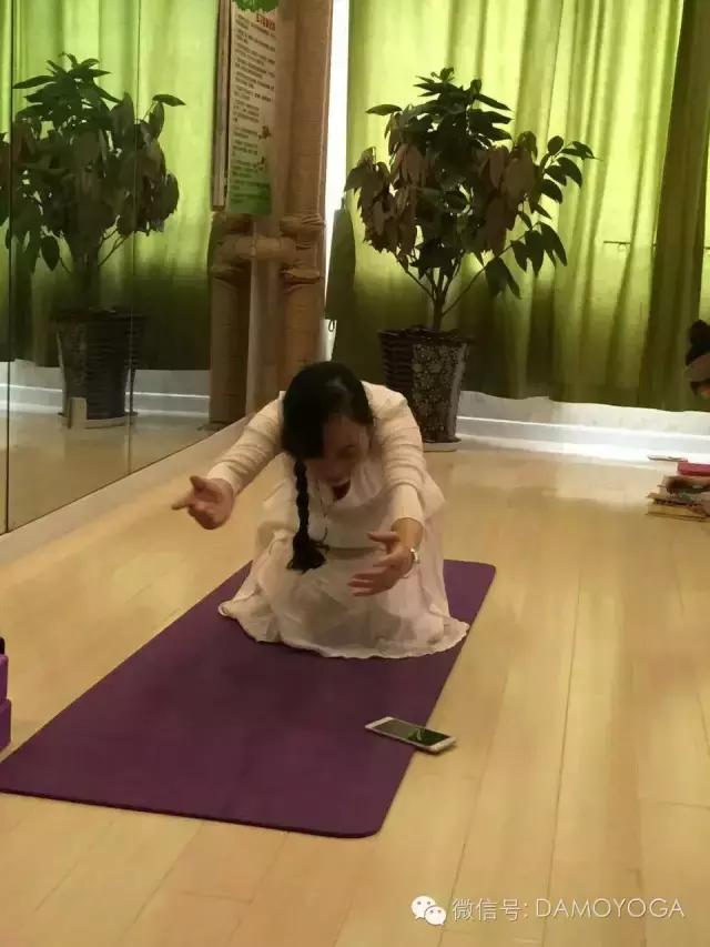 瑜伽理疗：宫寒的原因以及调理方法