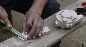 【设计篇】61岁中国大爷火爆外媒!“玩”木头让上亿老外看傻眼!