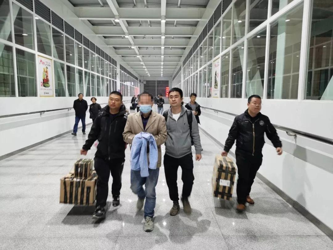 警惕!含禁用成分的廉价胶囊被包装成保健品售卖,服用有致命风险