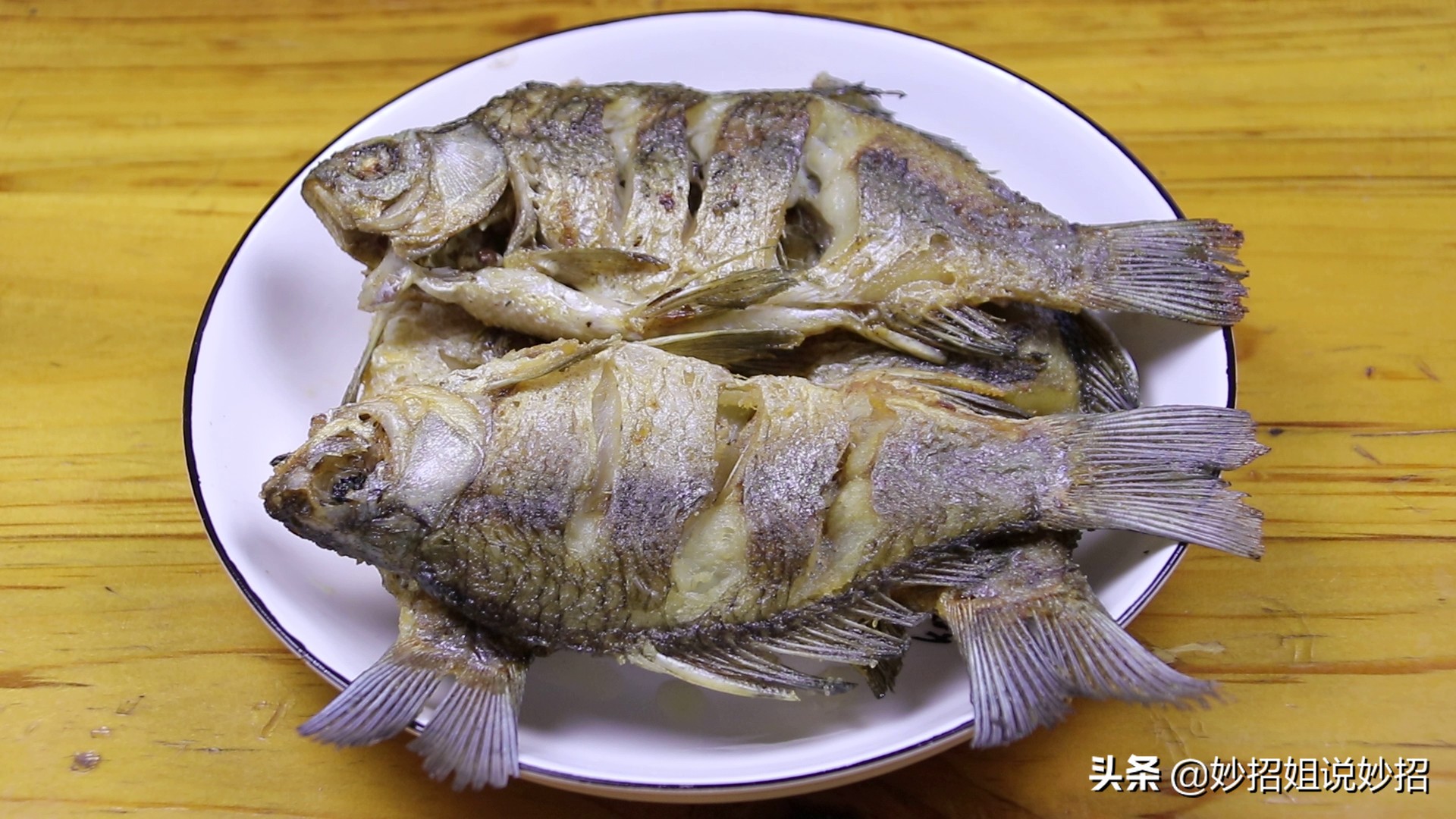 煎鱼煎不粘锅小秘诀,热油煎鱼还是冷油煎鱼不粘锅