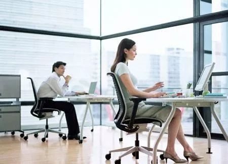 白领久坐危害大,最简单的解决方案