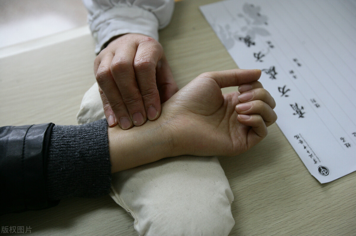 中医认为抑郁症是什么原因引起的,中医治疗抑郁症可以彻底治愈吗