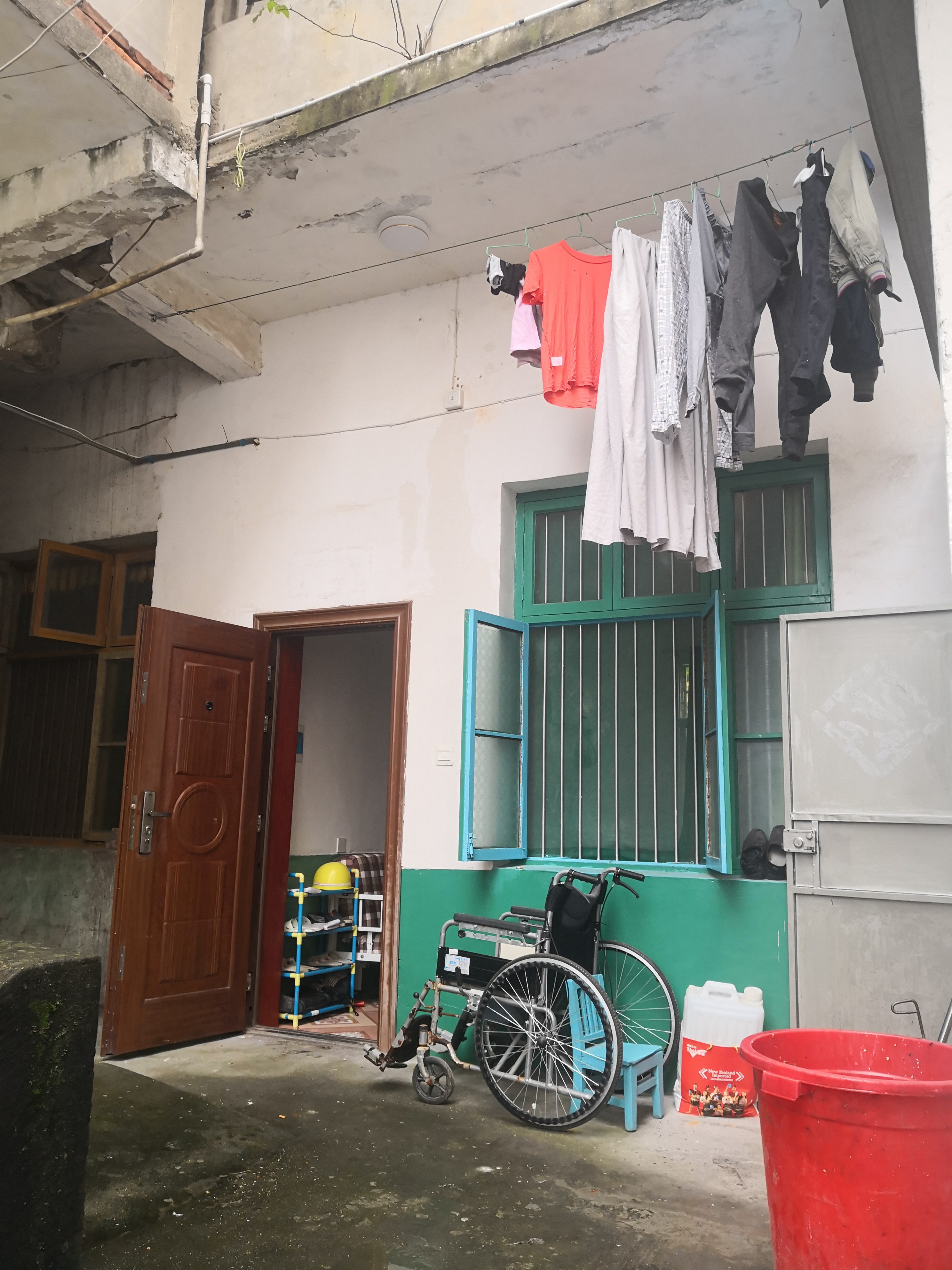 照顾患罕见病哥哥5年不离不弃，40岁弟弟盼“脱单”：圆母亲遗愿