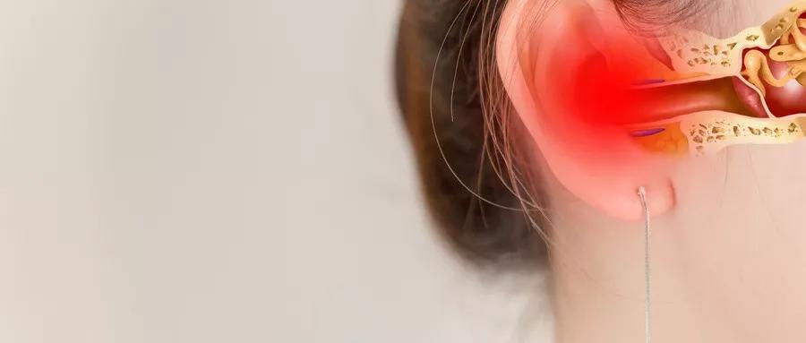 怎么判断宝宝中耳炎还是耳道湿疹,耳道湿疹和中耳炎症状的区别